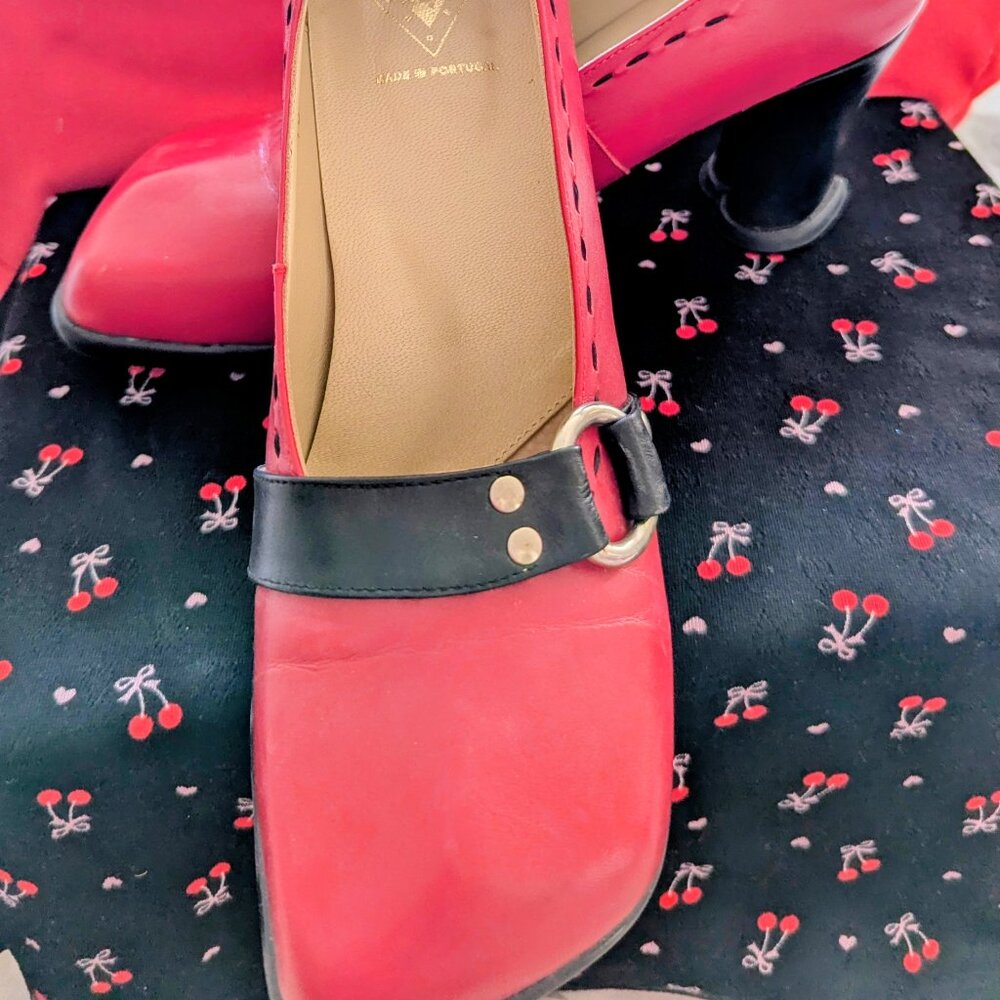 John Fluevog Choice Vanny Red & Black Heart Heels Size 10 Made In Portugal - Picture 5 of 14